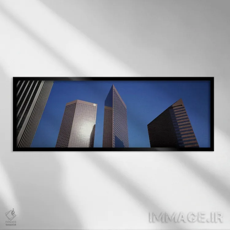 تابلو نمای زاویه پایین از منطقه اداری مرکز شهر، لس آنجلس، کالیفرنیا، ایالات متحده آمریکا اثر پانورامیک ایمجز (استودیو عکاسی عریض) - نمای قابدار مشکی