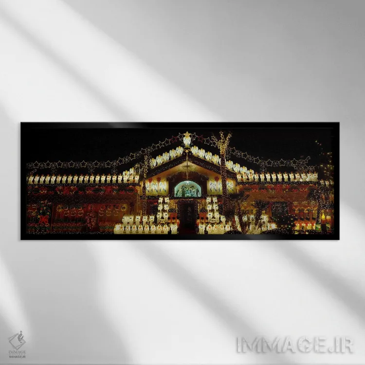 تابلو "نمای پایینزاویه از خانهای تزئینشده با چراغهای کریسمس، فینیکس، آریزونا، ایالات متحده" اثر پانورامیک ایمجز (استودیو عکاسی عریض) - نمای قابدار مشکی