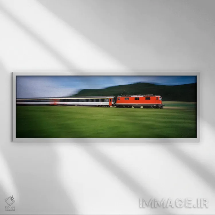 تابلو قطار در حال حرکت بر روی ریل اثر پانورامیک ایمجز (استودیو عکاسی عریض) - نمای قابدار سفید
