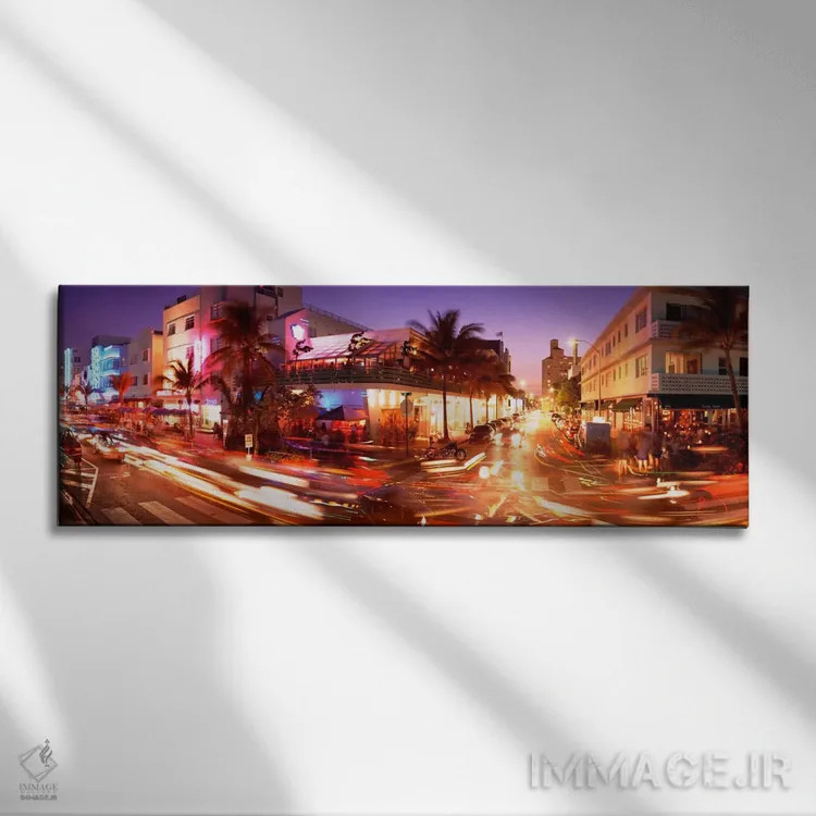 تابلو Ocean Drive, Miami, Florida, USA" - "ترافیک در جاده، اوشن درایو، میامی، فلوریدا، ایالات متحده" اثر پانورامیک ایمجز (استودیو عکاسی عریض) - نمای روبهرو روی دیوار