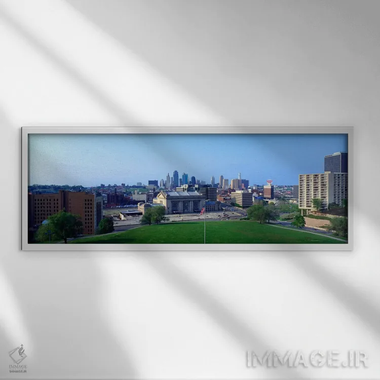تابلو Kansas City, Jackson County, Missouri, USA" - "ساختمانها در یک شهر، کانزاس سیتی، شهرستان جکسون، میزوری، ایالات متحده آمریکا" اثر پانورامیک ایمجز (استودیو عکاسی عریض) - نمای قابدار سفید