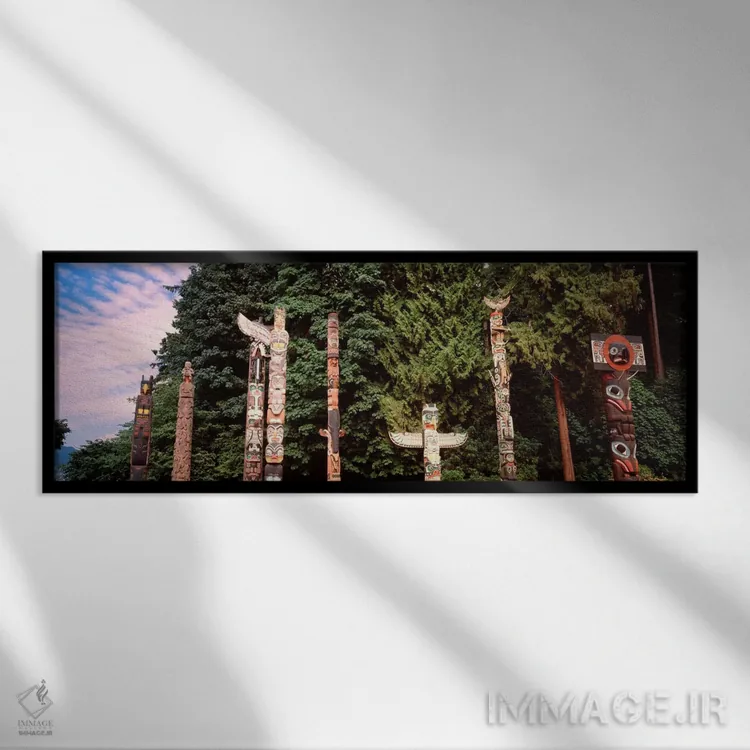 تابلو تیرکهای توتم، نقطه بروکستون، پارک استنلی، ونکوور، بریتیش کلمبیا، کانادا اثر پانورامیک ایمجز (استودیو عکاسی عریض) - نمای قابدار مشکی