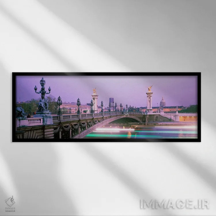 تابلو Paris, Ile-de-France, France" - "نورهای حرکت تاری زیر پل الکساندر سوم، پاریس، ایل-د-فرانس، فرانسه" اثر پانورامیک ایمجز (استودیو عکاسی عریض) - نمای قابدار مشکی