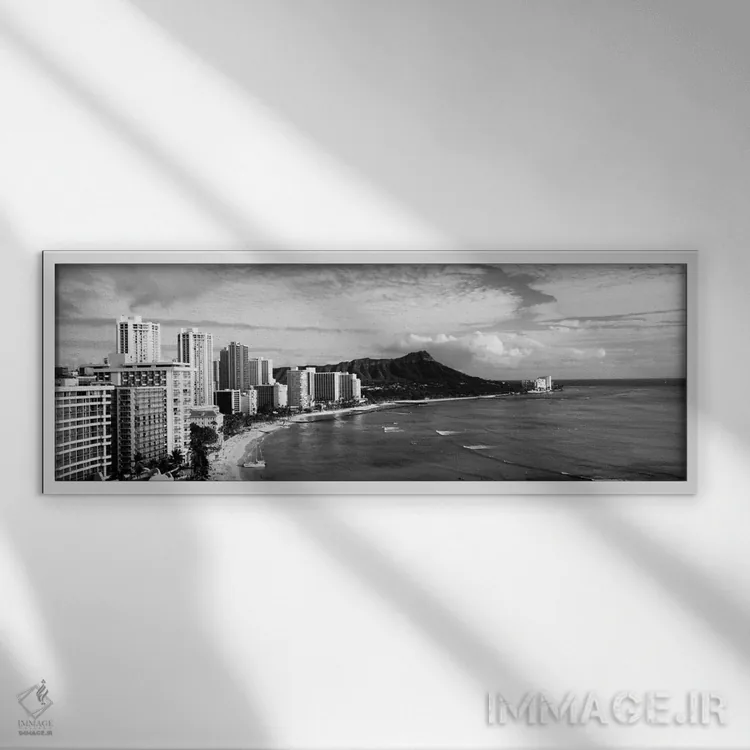 تابلو Diamond Head, Waikiki, Oahu, Honolulu, Hawaii, USA #2" - "ساختمانها در سواحل با کوه آتشفشانی در پسزمینه، دایموند هد، وایکیکی، اوآهو، هونولولو، هاوایی، ایالات متحده آمریکا" اثر پانورامیک ایمجز (استودیو عکاسی عریض) - نمای قابدار سفید