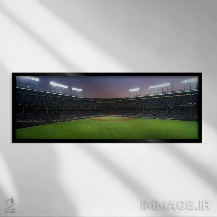 تابلو تماشاگرانی که در حال تماشای مسابقه بیسبال در استادیوم هستند، میدان ریگلی، شیکاگو، شهرستان کوک، ایلینوی، ایالات متحده اثر پانورامیک ایمجز (استودیو عکاسی عریض) - نمای قابدار مشکی