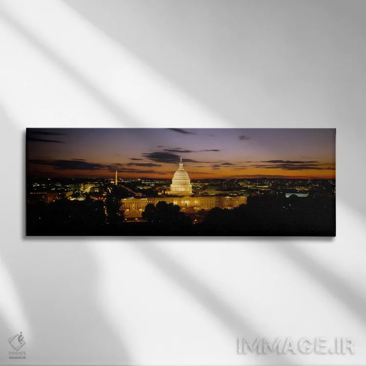 تابلو ساختمان دولتی روشنشده در شب، ساختمان کنگره ایالات متحده، واشنگتن دی سی، ایالات متحده اثر پانورامیک ایمجز (استودیو عکاسی عریض) - نمای روبهرو روی دیوار