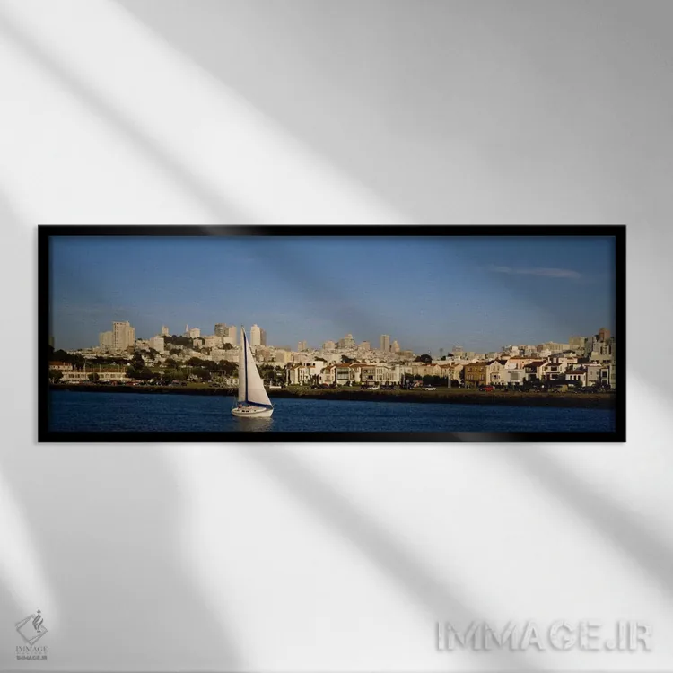 تابلو قایق بادبانی در اقیانوس، منطقه مارینا، سانفرانسیسکو، کالیفرنیا، ایالات متحده اثر پانورامیک ایمجز (استودیو عکاسی عریض) - نمای قابدار مشکی