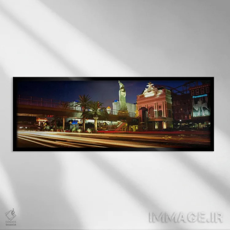 تابلو ترافیک در یک جاده، لاسوگاس، نوادا، ایالات متحده آمریکا اثر پانورامیک ایمجز (استودیو عکاسی عریض) - نمای قابدار مشکی