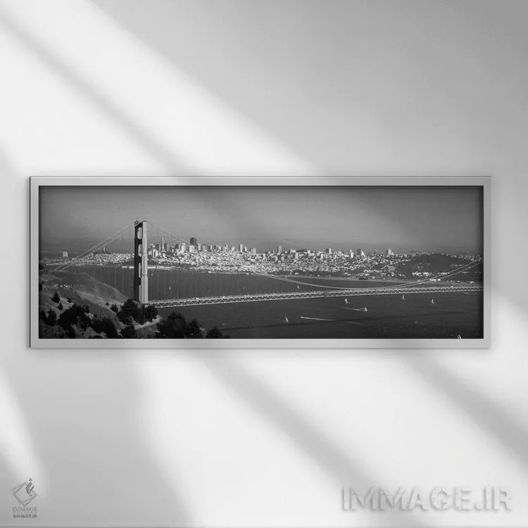 تابلو نمای بالا از یک پل معلق بر فراز دریا، پل گلدن گیت، سانفرانسیسکو، کالیفرنیا، ایالات متحده آمریکا اثر پانورامیک ایمجز (استودیو عکاسی عریض) - نمای قابدار سفید