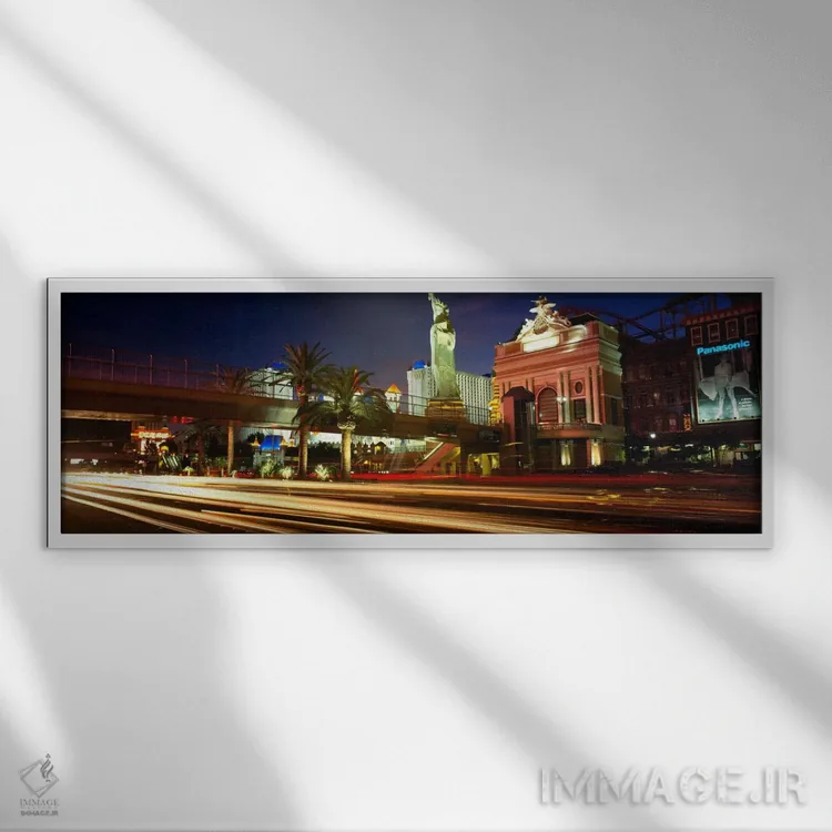 تابلو ترافیک در یک جاده، لاسوگاس، نوادا، ایالات متحده آمریکا اثر پانورامیک ایمجز (استودیو عکاسی عریض) - نمای قابدار سفید
