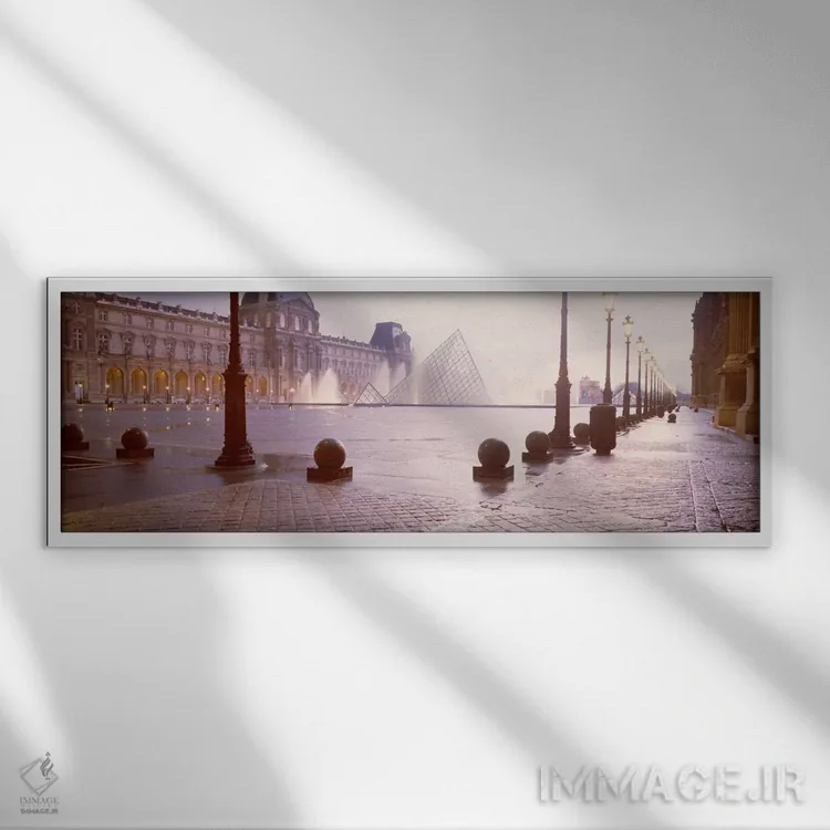تابلو نمای مهآلود از هرم لوور، موزه لوور، پاریس، ایل-د-فرانس، فرانسه اثر پانورامیک ایمجز (استودیو عکاسی عریض) - نمای قابدار سفید