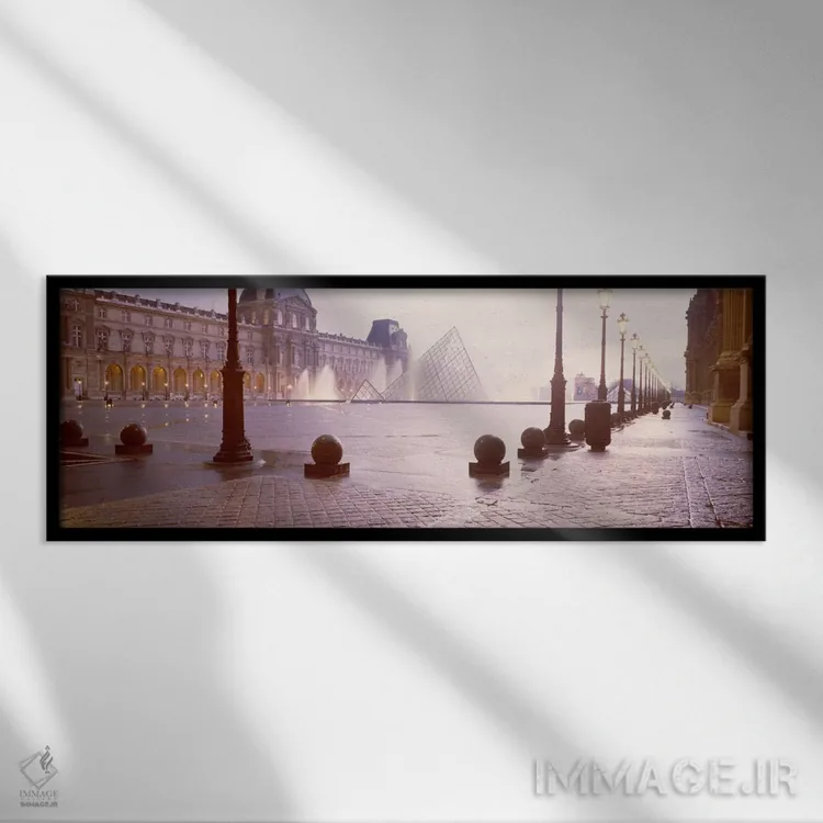 تابلو نمای مهآلود از هرم لوور، موزه لوور، پاریس، ایل-د-فرانس، فرانسه اثر پانورامیک ایمجز (استودیو عکاسی عریض) - نمای قابدار مشکی