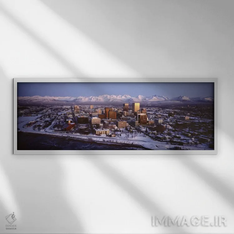 تابلو آنکوریج در پای کوههای چگاچ، آلاسکا، ایالات متحده آمریکا اثر پانورامیک ایمجز (استودیو عکاسی عریض) - نمای قابدار سفید