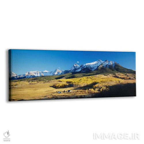 تابلو نمای هوایی از مزرعه آخرین دلار با رشته کوه اسنفلس در پسزمینه، کلرادو، ایالات متحده آمریکا اثر پانورامیک ایمجز (استودیو عکاسی عریض) - نمای پرسپکتیو محصول