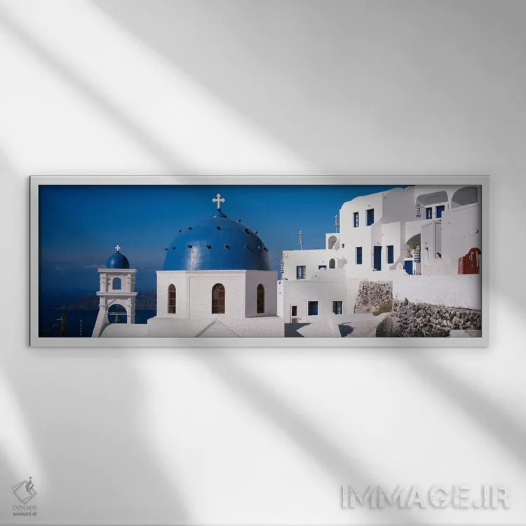 تابلو یونان، سانتورینی، فیرات، کلیسای آناستاسیوس، گنبد آبی بر روی یک کلیسا اثر پانورامیک ایمجز (استودیو عکاسی عریض) - نمای قابدار سفید