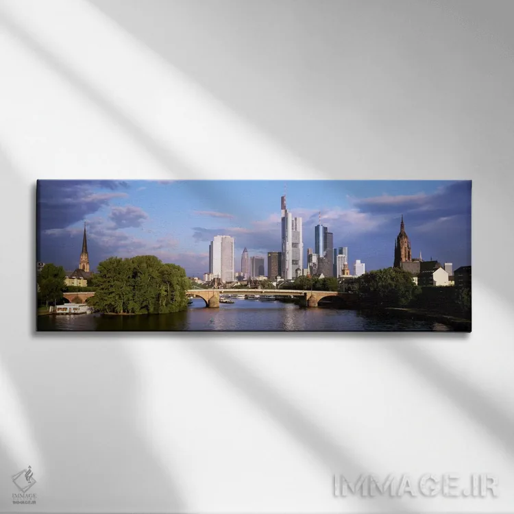 تابلو نمای شهری از رودخانه اصلی، فرانکفورت، هسه، آلمان اثر پانورامیک ایمجز (استودیو عکاسی عریض) - نمای روبهرو روی دیوار