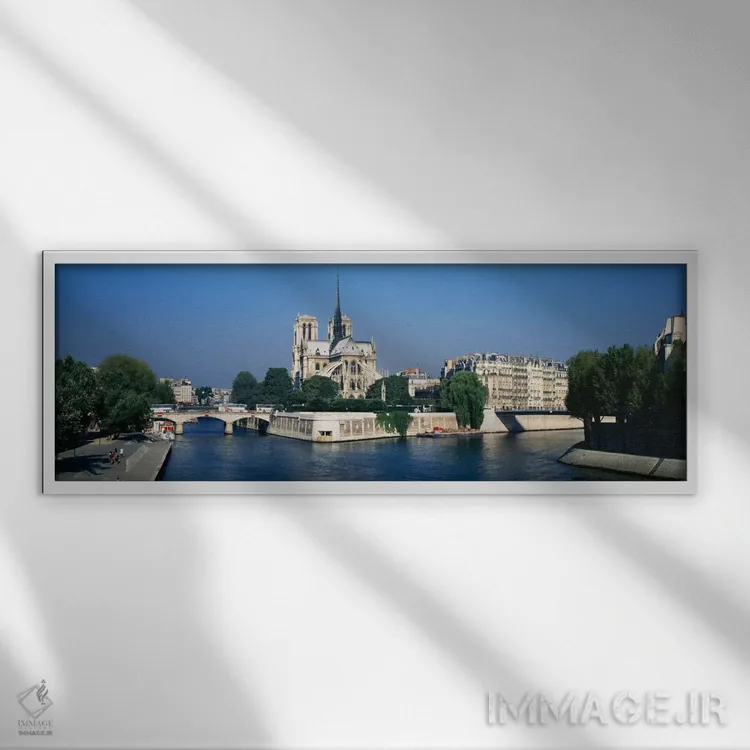 تابلو کلیسا در کنار رودخانه، کلیسای نوتردام، رودخانه سن، پاریس، فرانسه اثر پانورامیک ایمجز (استودیو عکاسی عریض) - نمای قابدار سفید