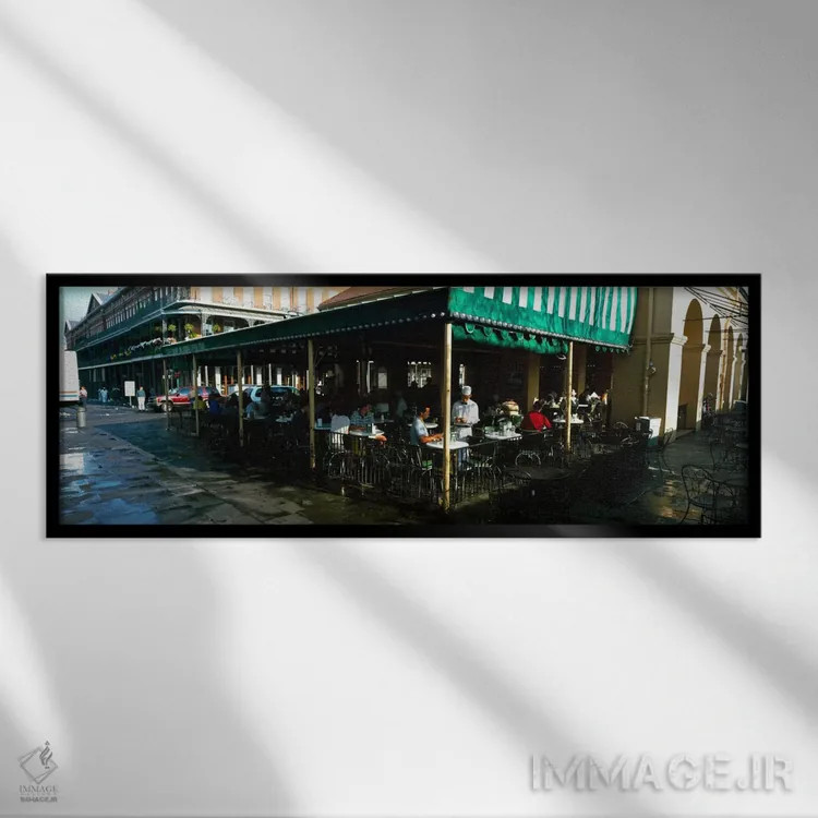 تابلو "گردشگران در یک کافیشاپ، کافه دو موند، خیابان دکاتور، محله فرانسه، نیواورلئان، لوئیزیانا، ایالات متحده آمریکا" اثر پانورامیک ایمجز (استودیو عکاسی عریض) - نمای قابدار مشکی