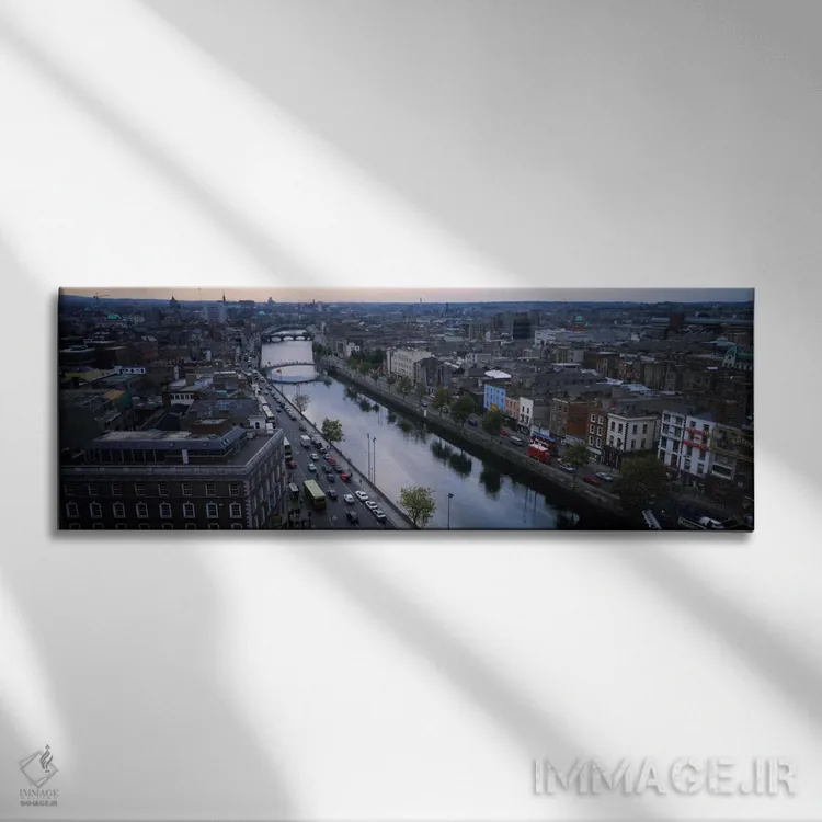 تابلو "نما از بالا از رودخانه لیفی، دوبلین، استان لینستر، جمهوری ایرلند" اثر پانورامیک ایمجز (استودیو عکاسی عریض) - نمای روبهرو روی دیوار