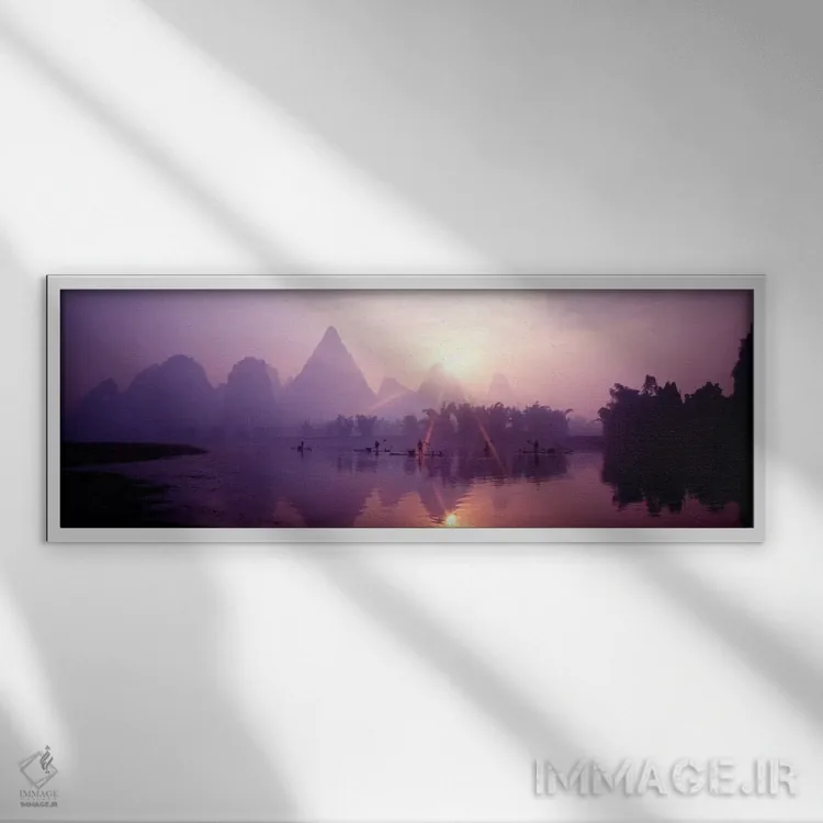 تابلو Li River, Guilin, Guangxi Zhuang Autonomous Region, China,ماهیگیری در اولین نور صبح، رود لی، گویلین، منطقه خودمختار گوانگشی ژوانگ، چین اثر پانورامیک ایمجز (استودیو عکاسی عریض) - نمای قابدار سفید