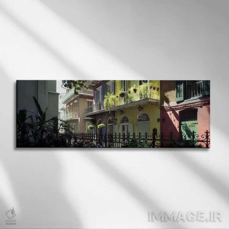 تابلو New Orleans, Louisiana, USA,ساختمانها در امتداد بنبست دزدان دریایی، نیواورلئان، لوئیزیانا، آمریکا اثر پانورامیک ایمجز (استودیو عکاسی عریض) - نمای روبهرو روی دیوار