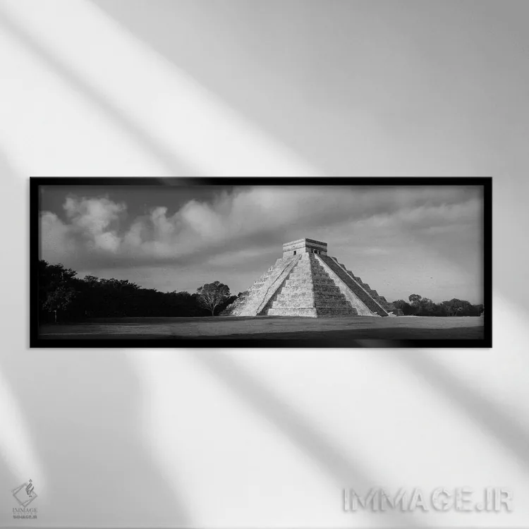 تابلو Kukulkan Pyramid, Chichen Itza, Yucatan, Mexico (black & white),هرم کوکولکان در چیچن ایتزا، یوکاتان، مکزیک (سیاه و سفید) اثر پانورامیک ایمجز (استودیو عکاسی عریض) - نمای قابدار مشکی