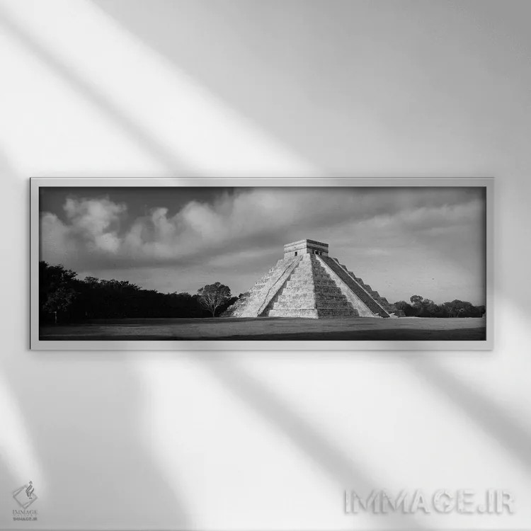 تابلو Kukulkan Pyramid, Chichen Itza, Yucatan, Mexico (black & white),هرم کوکولکان در چیچن ایتزا، یوکاتان، مکزیک (سیاه و سفید) اثر پانورامیک ایمجز (استودیو عکاسی عریض) - نمای قابدار سفید