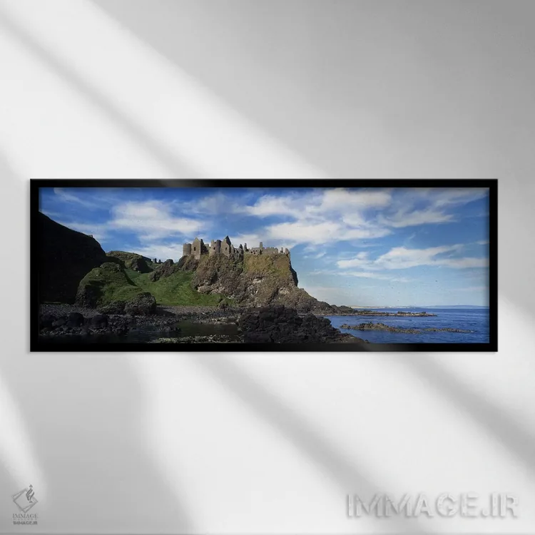 تابلو County Antrim, Northern Ireland, United Kingdom,قلعه دانلوس، شهرستان انتریم، ایرلند شمالی، بریتانیا اثر پانورامیک ایمجز (استودیو عکاسی عریض) - نمای قابدار مشکی