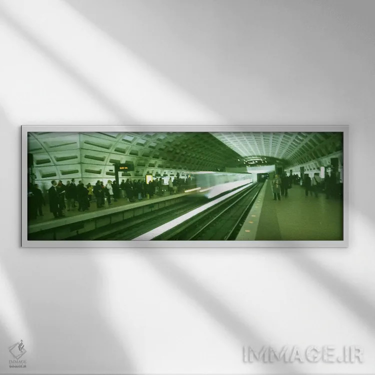 تابلو ایستگاه مترو، واشنگتن دیسی، آمریکا اثر پانورامیک ایمجز (استودیو عکاسی عریض) - نمای قابدار سفید