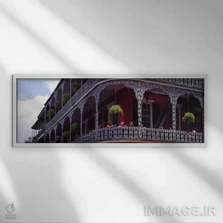 تابلو French Quarter, New Orleans, Louisiana, USA,افراد نشسته در بالکن، منطقه فرانسوی، نیواورلئان، لوئیزیانا، آمریکا اثر پانورامیک ایمجز (استودیو عکاسی عریض) - نمای قابدار سفید