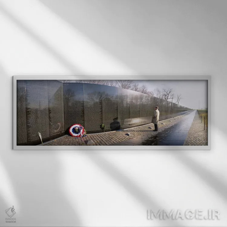 تابلو Vietnam Veterans Memorial, Washington DC, USA,نمای نیمرخ شخصی ایستاده در مقابل یادبود سربازان ویتنام، واشنگتن دیسی، ایالات متحده آمریکا اثر پانورامیک ایمجز (استودیو عکاسی عریض) - نمای قابدار سفید