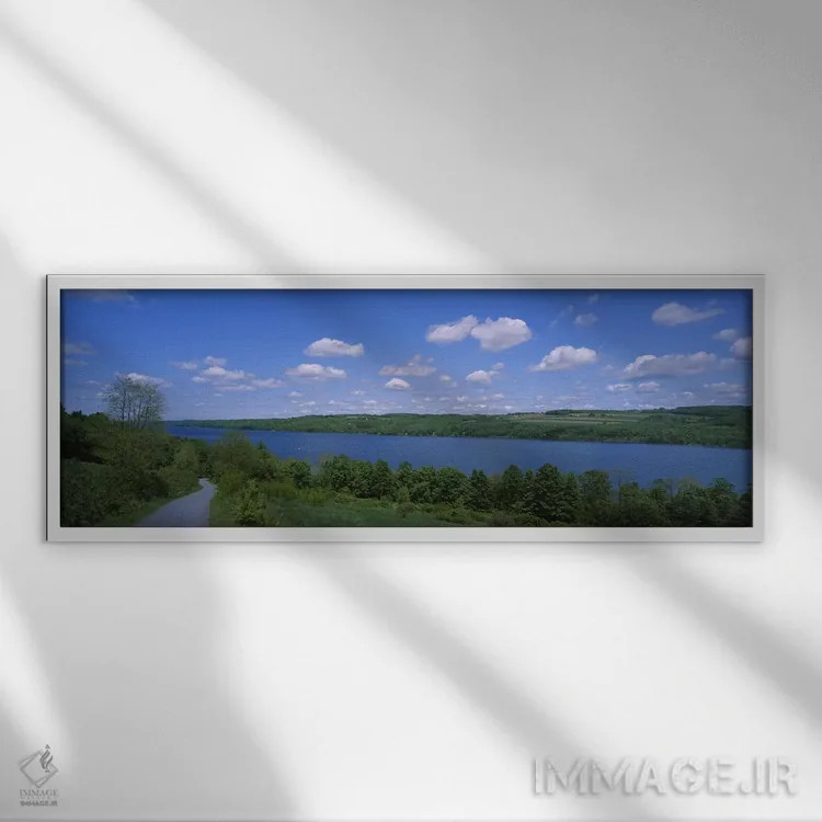 تابلو Owasco Lake, Finger Lakes Region, New York State, USA,جادهای نزدیک دریاچه، دریاچه اوواسکو، منطقه فینگر لیکس، ایالت نیویورک، ایالات متحده آمریکا اثر پانورامیک ایمجز (استودیو عکاسی عریض) - نمای قابدار سفید
