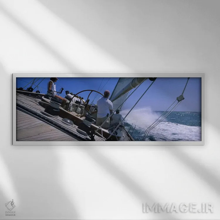 تابلو گروهی از افراد در حال مسابقه با قایق بادبانی، گرانادا اثر پانورامیک ایمجز (استودیو عکاسی عریض) - نمای قابدار سفید