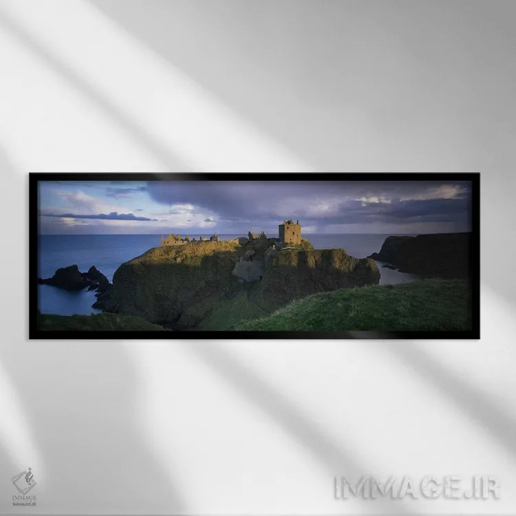 تابلو Near Stonehaven, Scotland, United Kingdom,نمای بالا از قلعه دانوتار، نزدیک استونهاون، اسکاتلند، بریتانیا اثر پانورامیک ایمجز (استودیو عکاسی عریض) - نمای قابدار مشکی