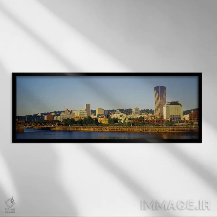 تابلو Portland, Oregon, USA #4,ساختمانهای کنار آب، پورتلند، اورگان، ایالات متحده آمریکا (۴) اثر پانورامیک ایمجز (استودیو عکاسی عریض) - نمای قابدار مشکی