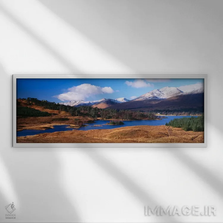 تابلو Argyll and Bute, Scotland, United Kingdom,منظره دامنه کوه با نمای دریاچه توللا، آرگیل و بیوت، اسکاتلند، بریتانیا اثر پانورامیک ایمجز (استودیو عکاسی عریض) - نمای قابدار سفید