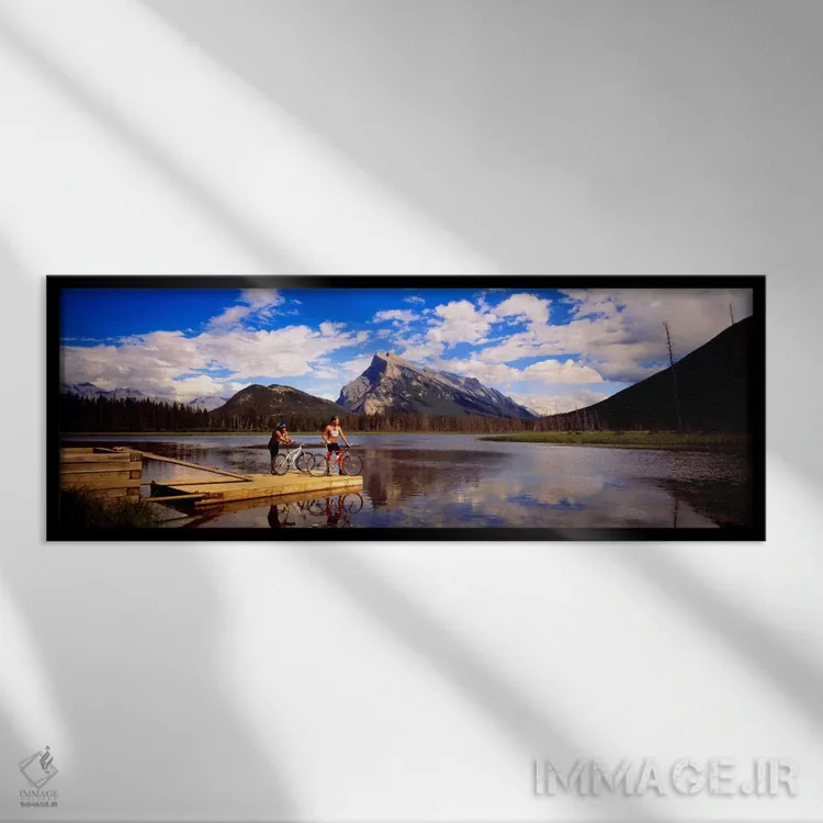 تابلو دوچرخهسواران کوهستان، دریاچههای ورمیلیون، آلبرتا، کانادا اثر پانورامیک ایمجز (استودیو عکاسی عریض) - نمای قابدار مشکی
