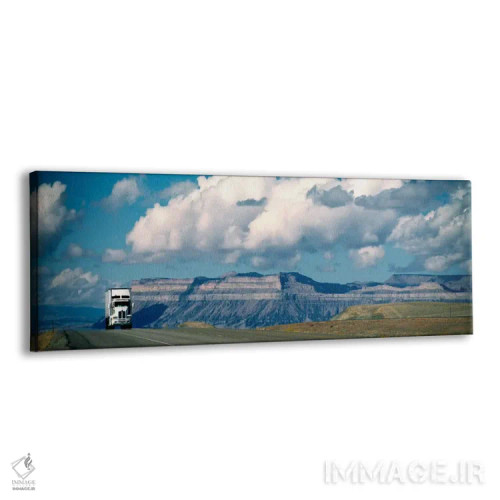 تابلو Green River, Utah, USA,کامیون تکرو در بزرگراه ۷۰، گرین ریور، یوتا، ایالات متحده آمریکا اثر پانورامیک ایمجز (استودیو عکاسی عریض) - نمای پرسپکتیو محصول