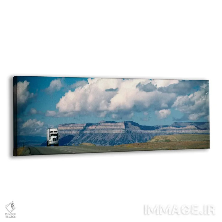 تابلو Green River, Utah, USA,کامیون تکرو در بزرگراه ۷۰، گرین ریور، یوتا، ایالات متحده آمریکا اثر پانورامیک ایمجز (استودیو عکاسی عریض) - نمای پرسپکتیو محصول