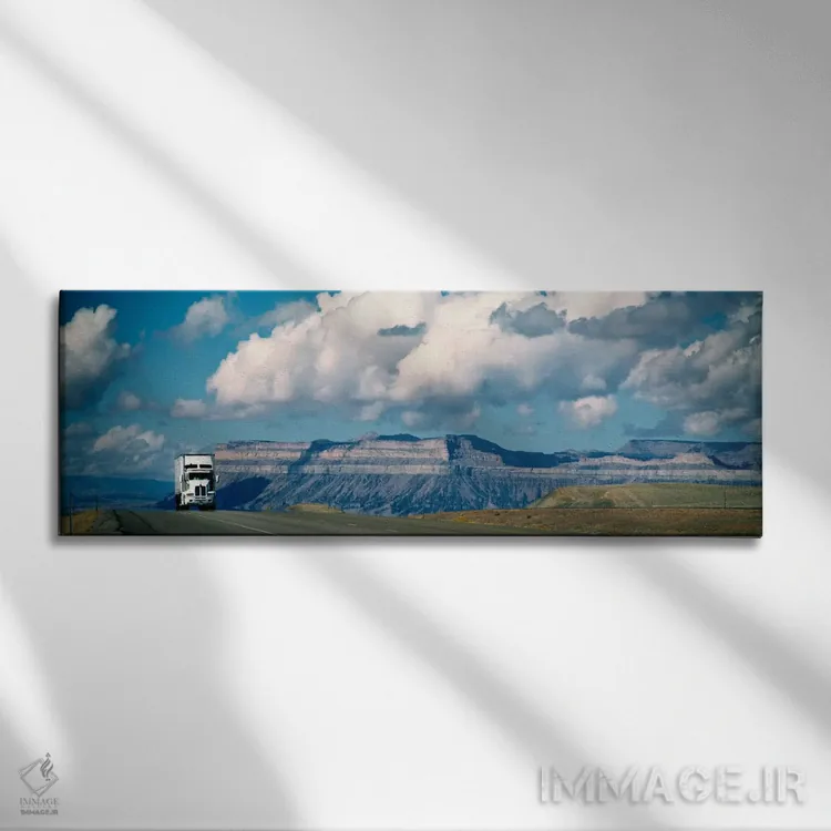 تابلو Green River, Utah, USA,کامیون تکرو در بزرگراه ۷۰، گرین ریور، یوتا، ایالات متحده آمریکا اثر پانورامیک ایمجز (استودیو عکاسی عریض) - نمای روبهرو روی دیوار