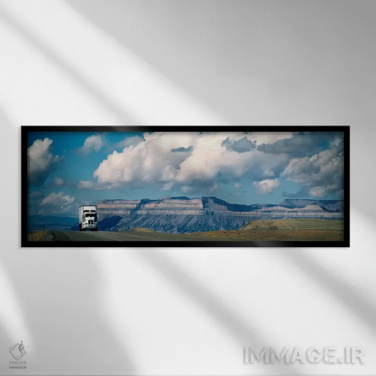 تابلو Green River, Utah, USA,کامیون تکرو در بزرگراه ۷۰، گرین ریور، یوتا، ایالات متحده آمریکا اثر پانورامیک ایمجز (استودیو عکاسی عریض) - نمای قابدار مشکی