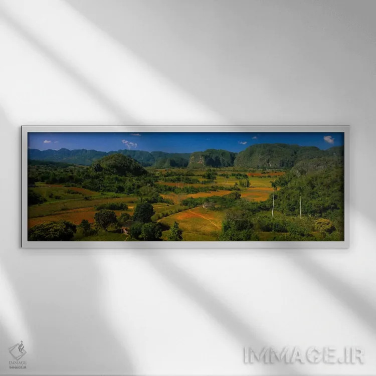 تابلو Valle de Vinales, Pinar del Rio, Cuba,منظره کارست گرمسیری، دره وینالس، پینار دل ریو، کوبا اثر پانورامیک ایمجز (استودیو عکاسی عریض) - نمای قابدار سفید