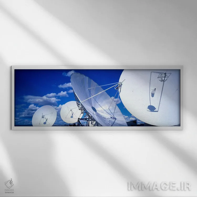 تابلو ماهواره مخابراتی، بروستر، واشنگتن اثر پانورامیک ایمجز (استودیو عکاسی عریض) - نمای قابدار سفید