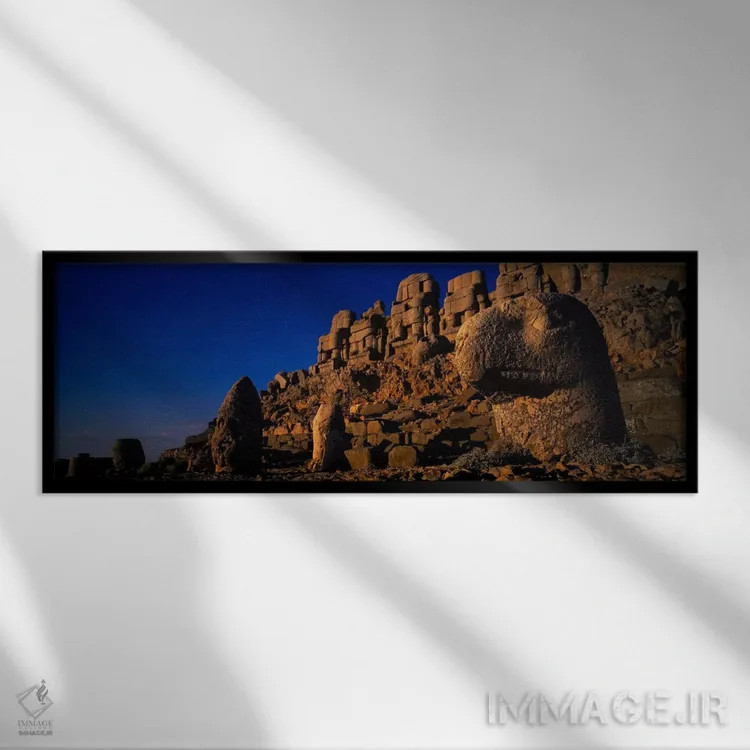 تابلو Mount Nemrut, Nemrud Dagh, Cappadocia, Antolia, Turkey,سنگها روی صخره، کوه نمرود، نمرود داغ، کاپادوکیا، آناتولی، ترکیه اثر پانورامیک ایمجز (استودیو عکاسی عریض) - نمای قابدار مشکی