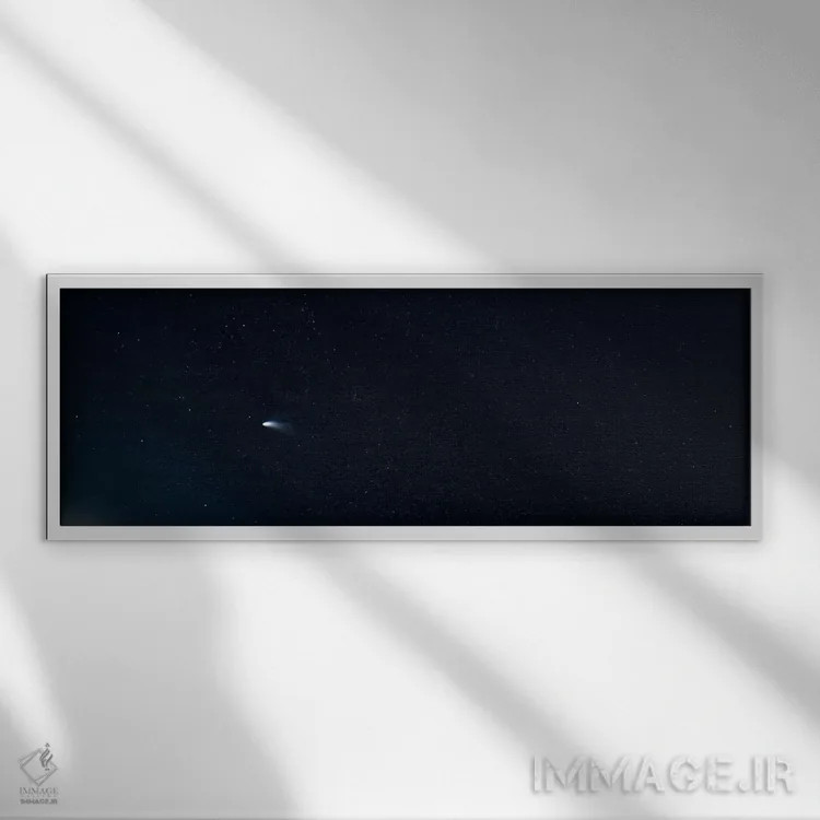 تابلو دنبالهدار هیل-باپ در آسمان شب از شمال کالیفرنیا اثر پانورامیک ایمجز (استودیو عکاسی عریض) - نمای قابدار سفید