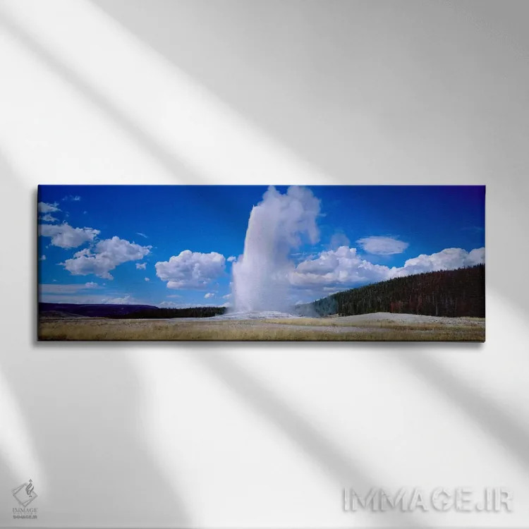 تابلو Old Faithful, Upper Geyser Basin, Yellowstone National Park, Wyoming, USA,فوران در روز ابری، اولد فیتفول، حوزه آبگرم فوقانی، پارک ملی یلوستون، وایومینگ، آمریکا اثر پانورامیک ایمجز (استودیو عکاسی عریض) - نمای روبهرو روی دیوار