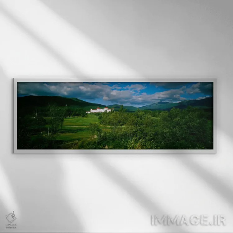 تابلو Bretton Woods, New Hampshire, USA,هتل در جنگل، هتل مونت واشنگتن، برتون وودز، نیوهمپشایر، آمریکا اثر پانورامیک ایمجز (استودیو عکاسی عریض) - نمای قابدار سفید