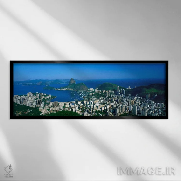 تابلو Rio de Janeiro, Brazil,نمای هوایی از محلههای بوتافوگو و اورکا با کوه کلهقندی، ریو دو ژانیرو، برزیل اثر پانورامیک ایمجز (استودیو عکاسی عریض) - نمای قابدار مشکی