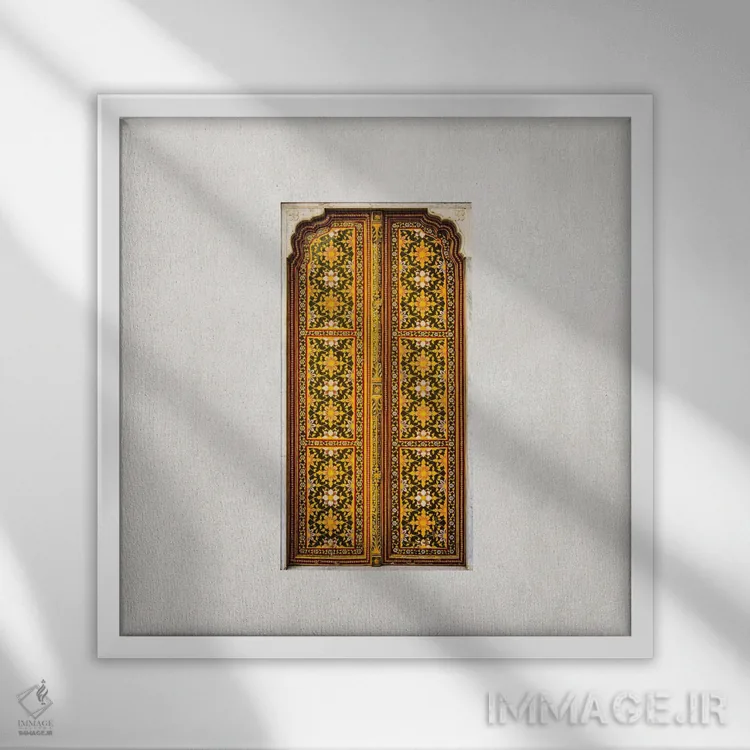 تابلو در زرد دو اثر دانیلو د آلکساندریا - نمای قابدار سفید