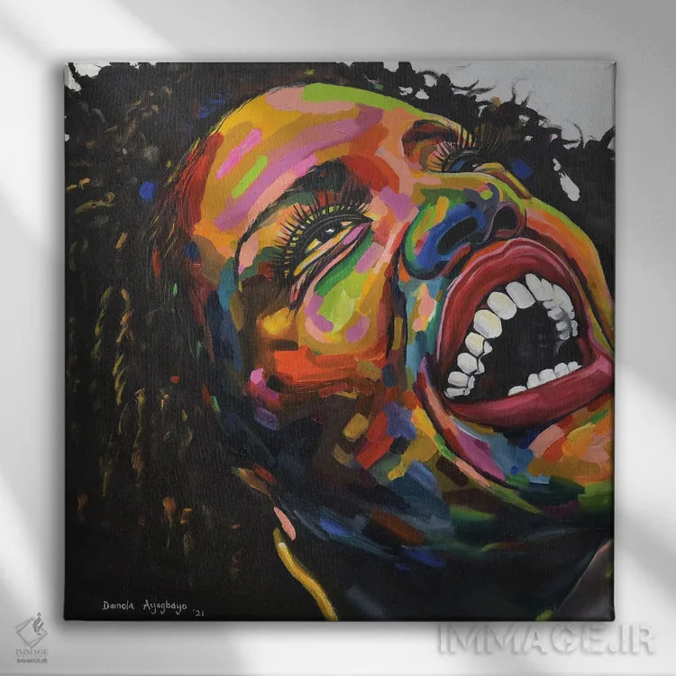 تابلو علیه همهٔ احتمالات II اثر دامولا آیگبایو - نمای روبهرو روی دیوار